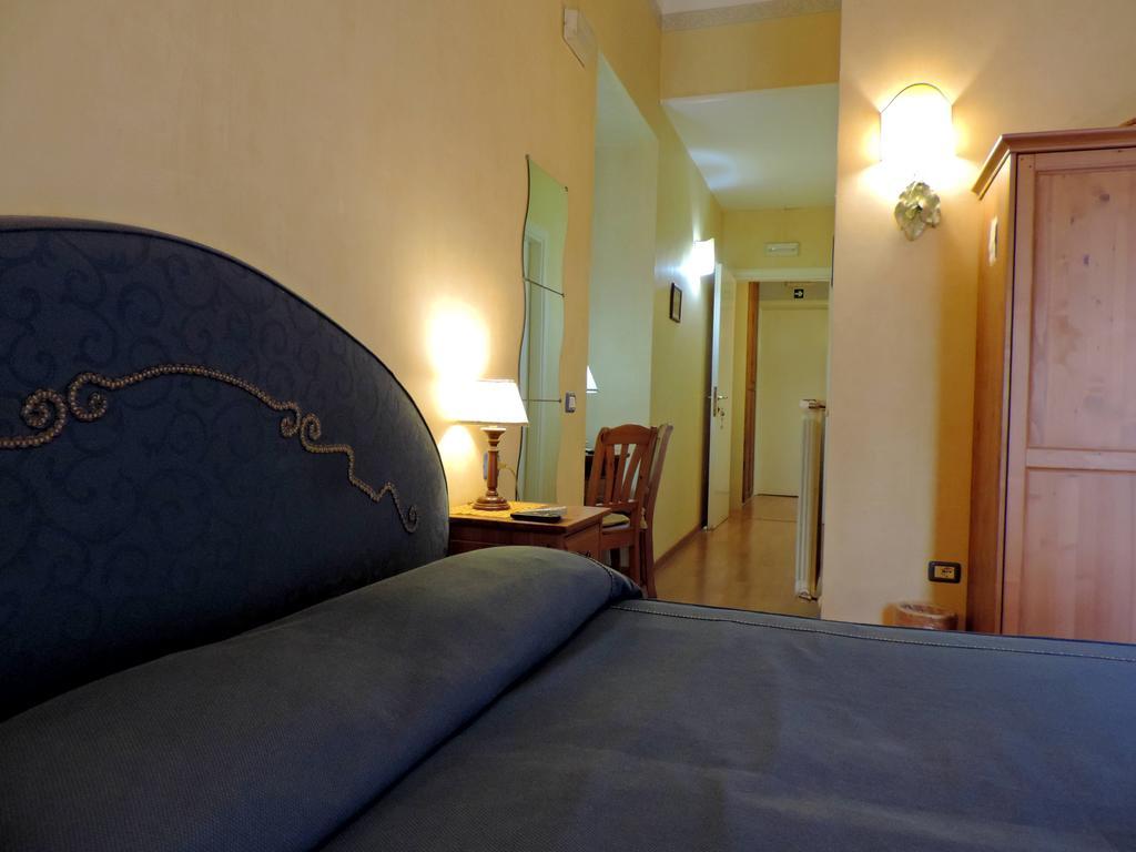B&B Bonapace Portanolana Neapel Rum bild